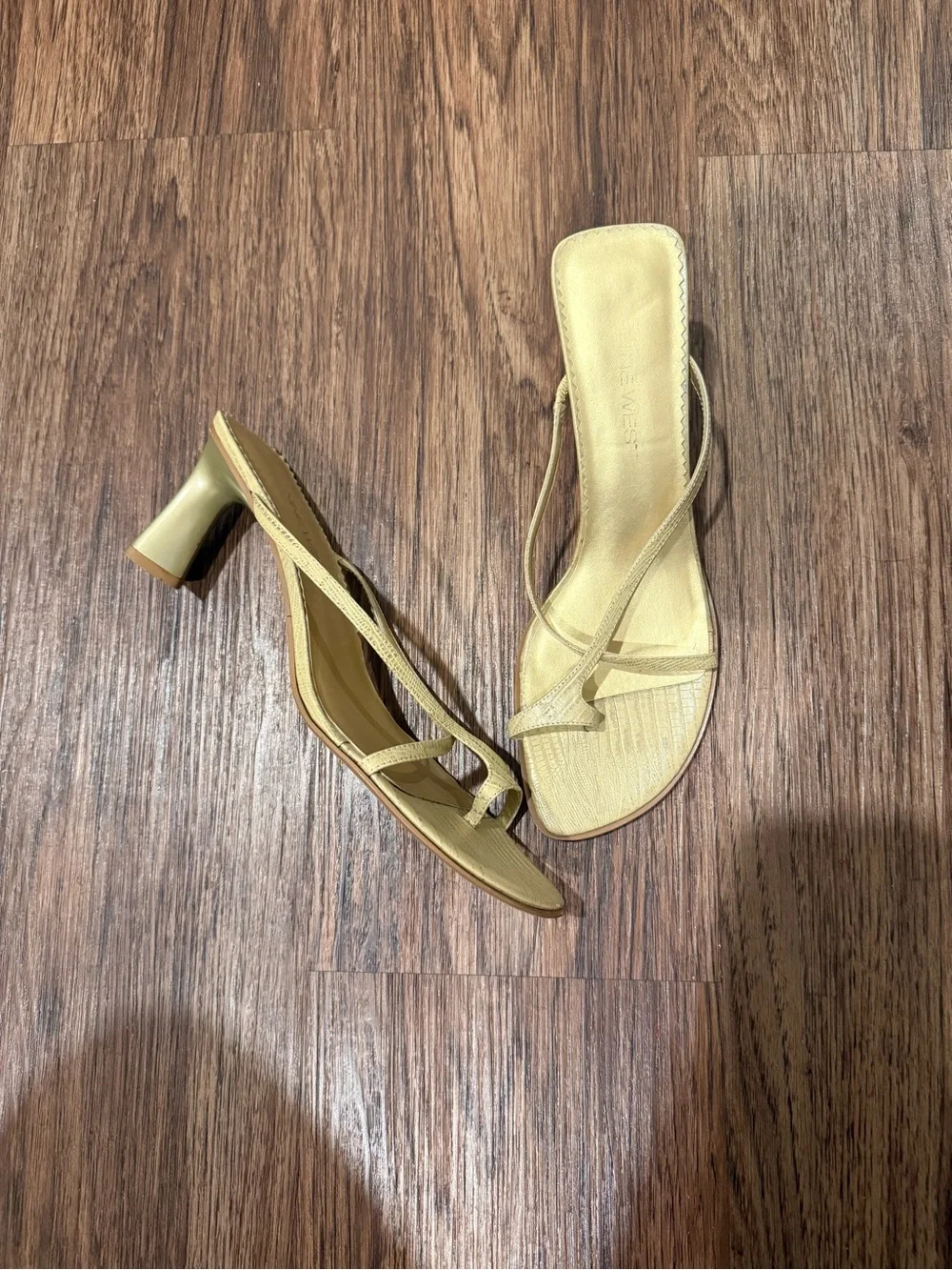 Nine West elegant gold
